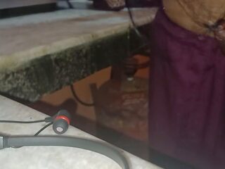 Frist Time xxx clip with Bhabi Ik Kitchen Sex: Indian Old man adult video