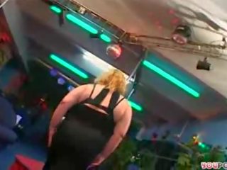 Bbw doespole dance on two poles